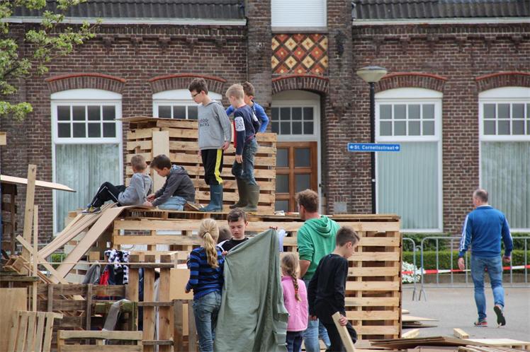 2015-04-26 Vortum-Mullem bouwt 